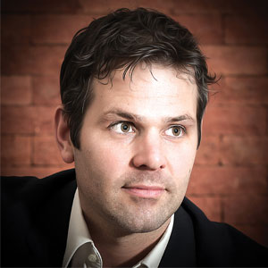 Dr. Dirk F De Korne
